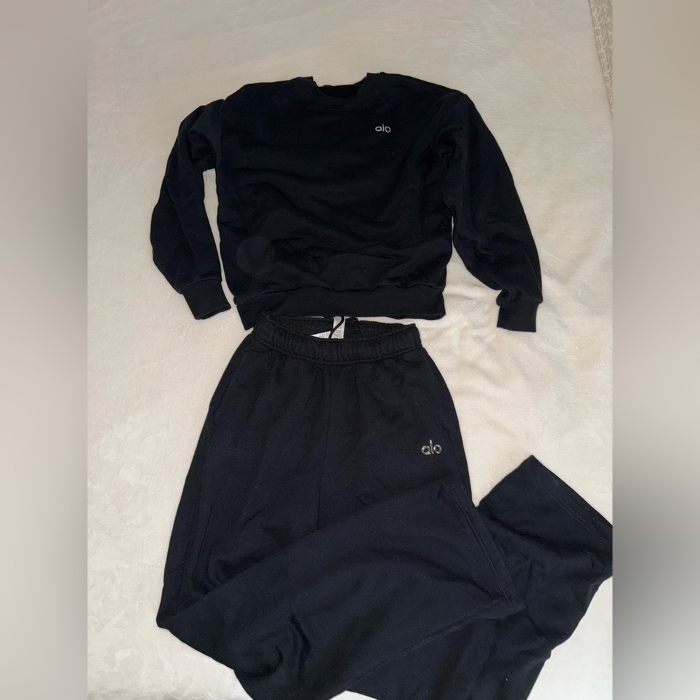 Accolade Crew Neck Pullover & Sweatpants!
